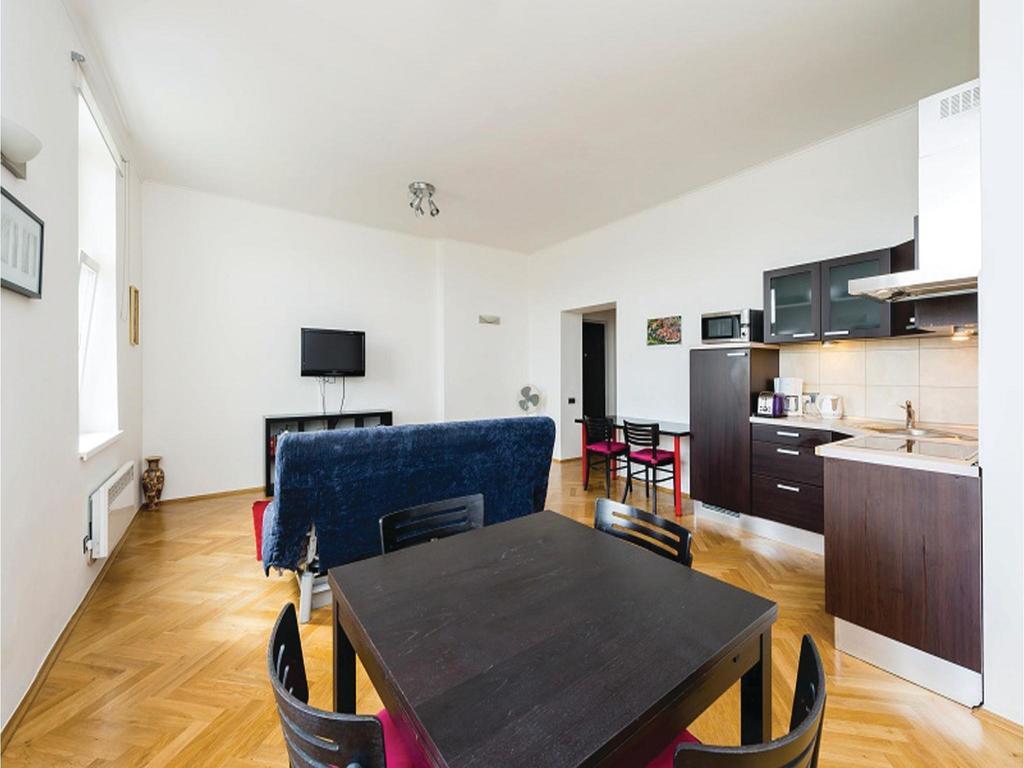 Two-Bedroom Apartment In Praha 3-Zizkov Exterior photo